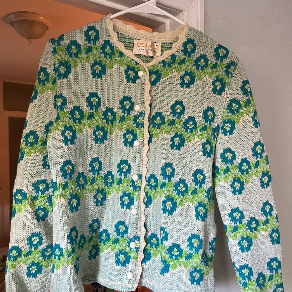 Knitted vintage sweater size small